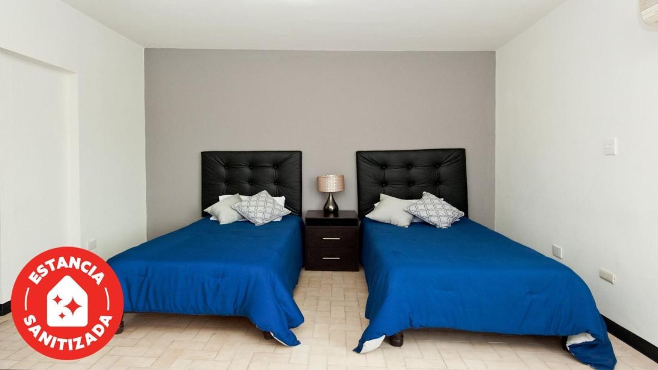 Econosuites Монтерей Екстериор снимка