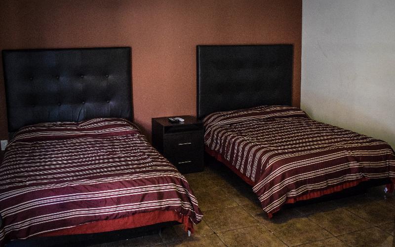 Econosuites Монтерей Екстериор снимка